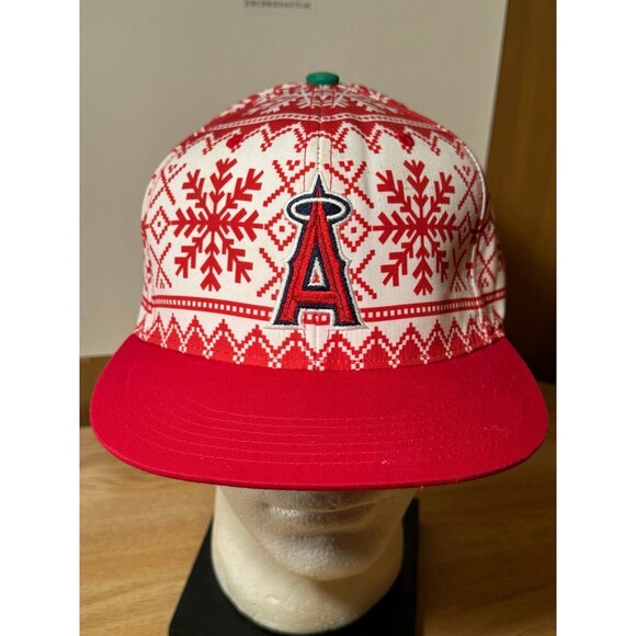 Los‎ Angeles Angels MLB Baseball Winter Christmas ARCO Snapback Trucker Hat - Picture 1 of 8